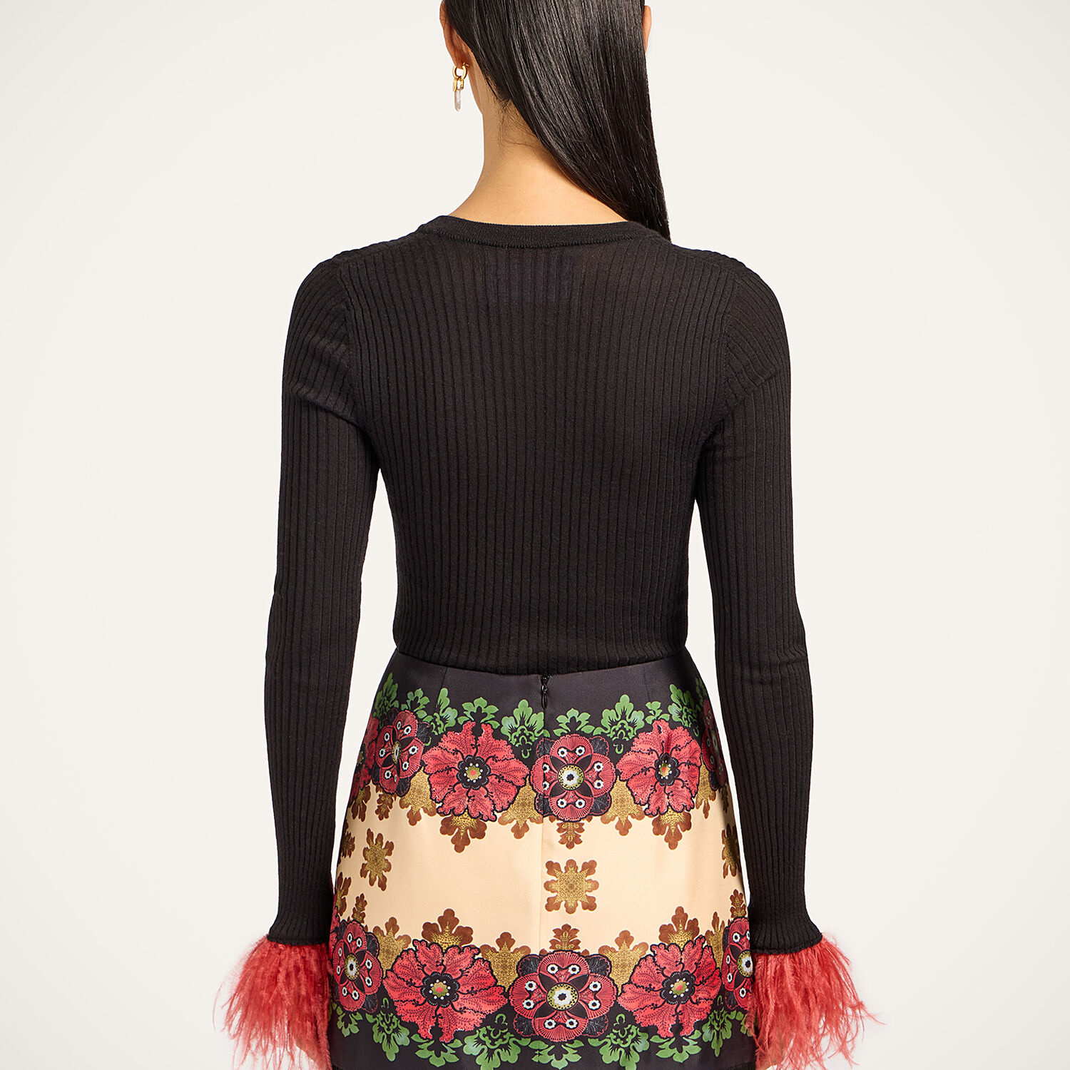 La Doublej V-neck High Kick Top In Solid Black