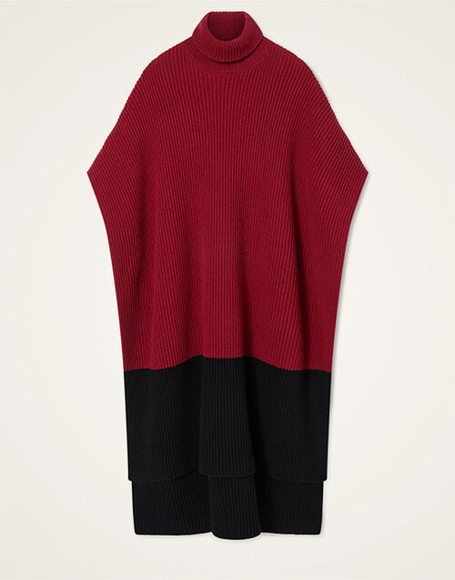 La DoubleJ Make An Entrance Cape Bicolor Bicolor Burgundy and Black SCA0116KNI222VA521RE07