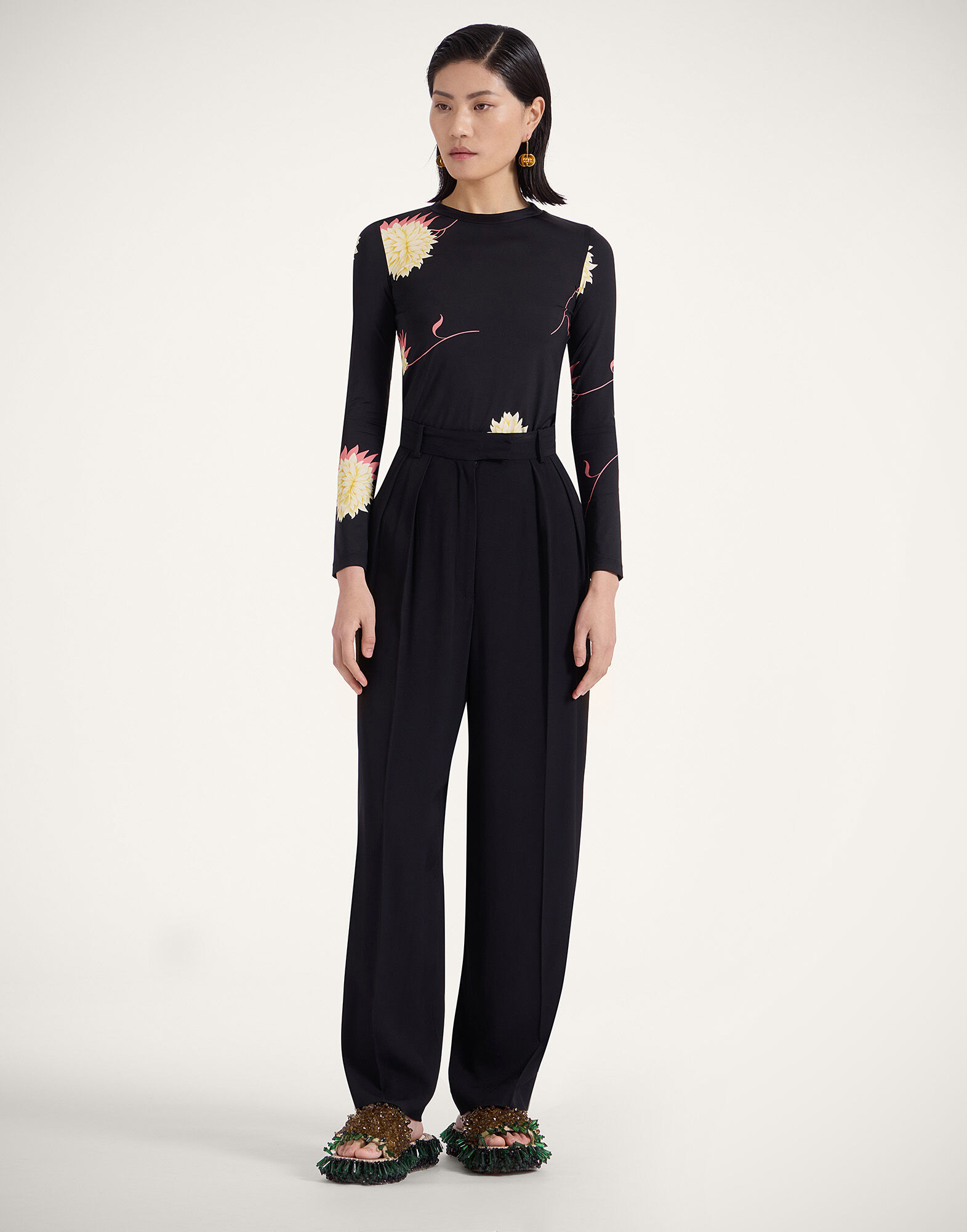 La DoubleJ Brooklyn Pants Solid Black TRO0156SAB001SOLIDBL01