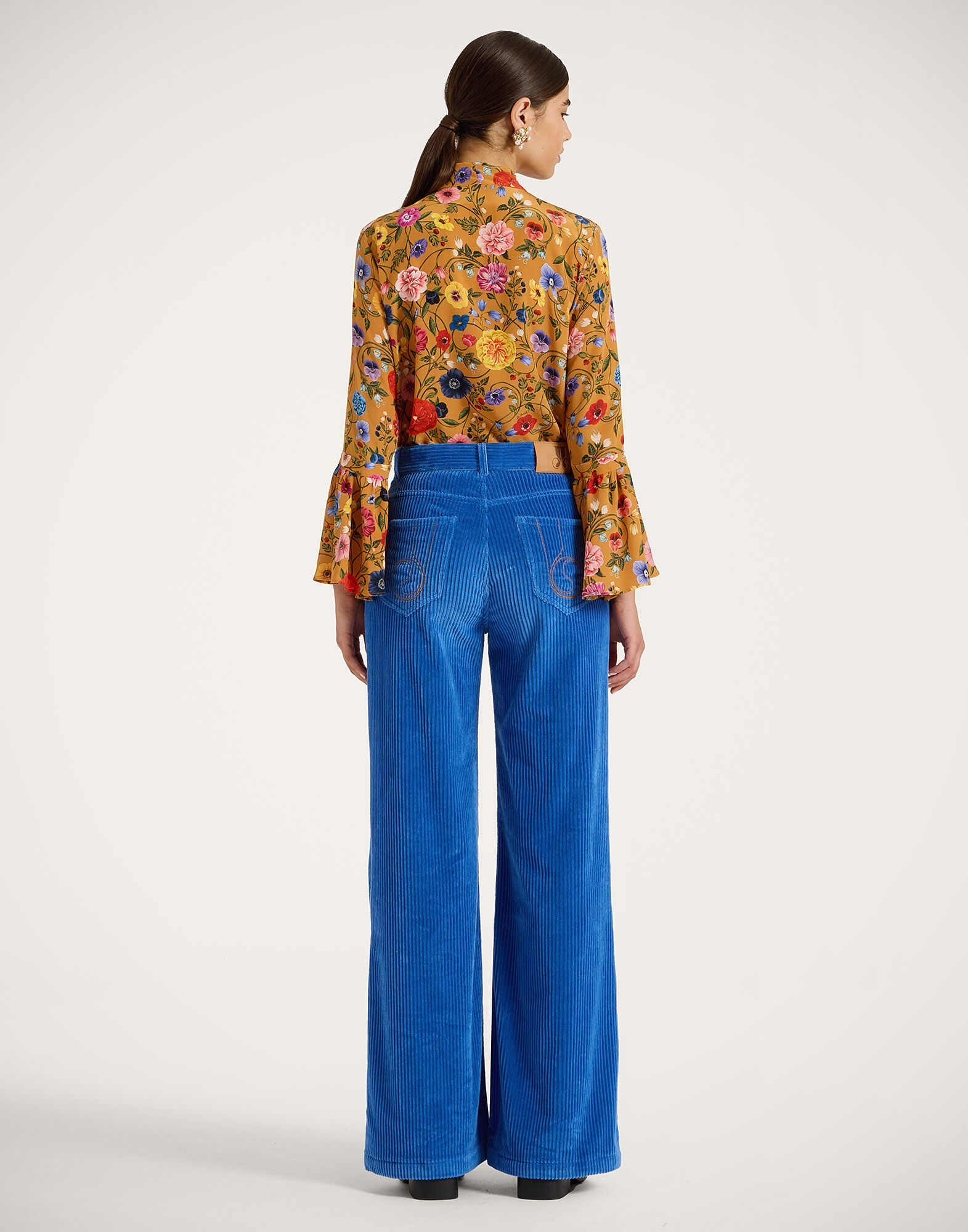 La DoubleJ The Flare Pants Solid Light Blue TRO0140VEL013SOLIDBU01