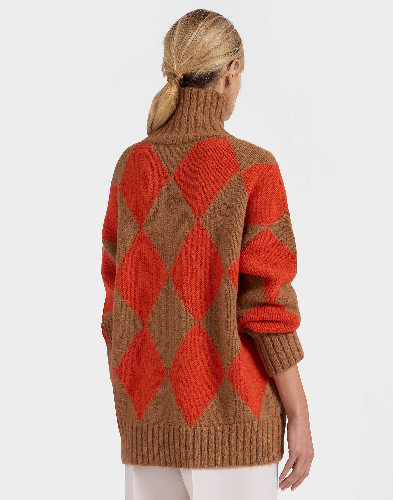 La DoubleJ Argyle Sweater Camel/Orange PUL0091KNI064VAR0123