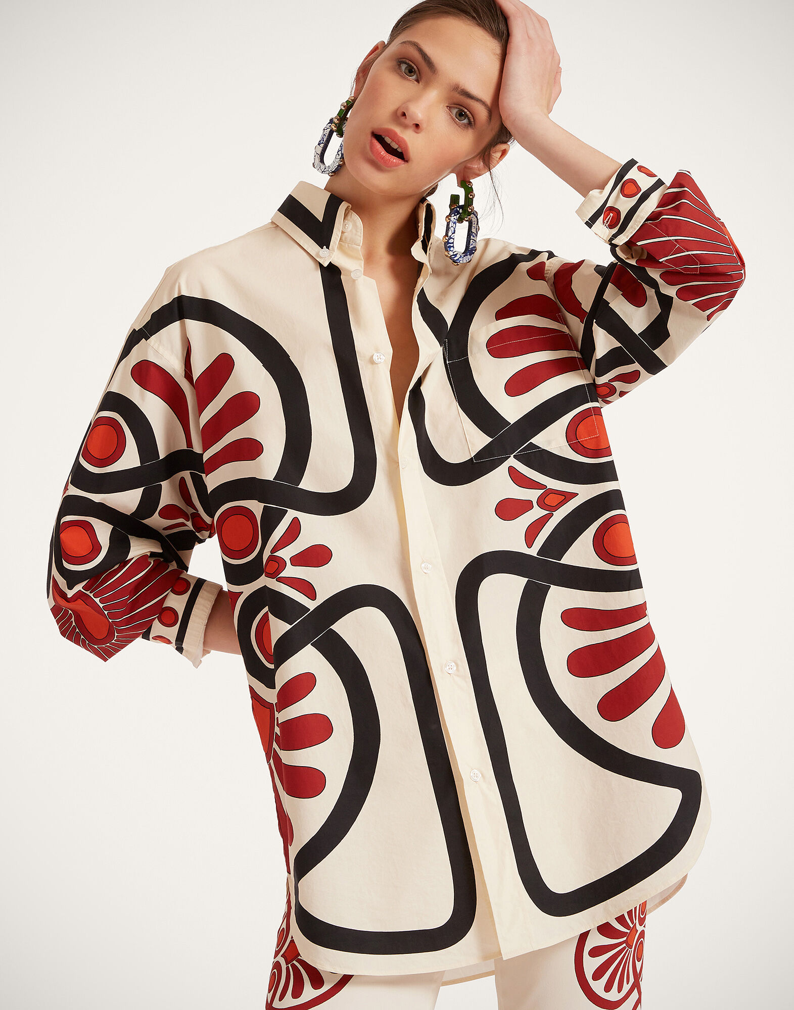 La DoubleJ Better Than Your Boyfriend's Shirt Medallion Plac&eacute;e Cream SHI0092COT015MED01WH03