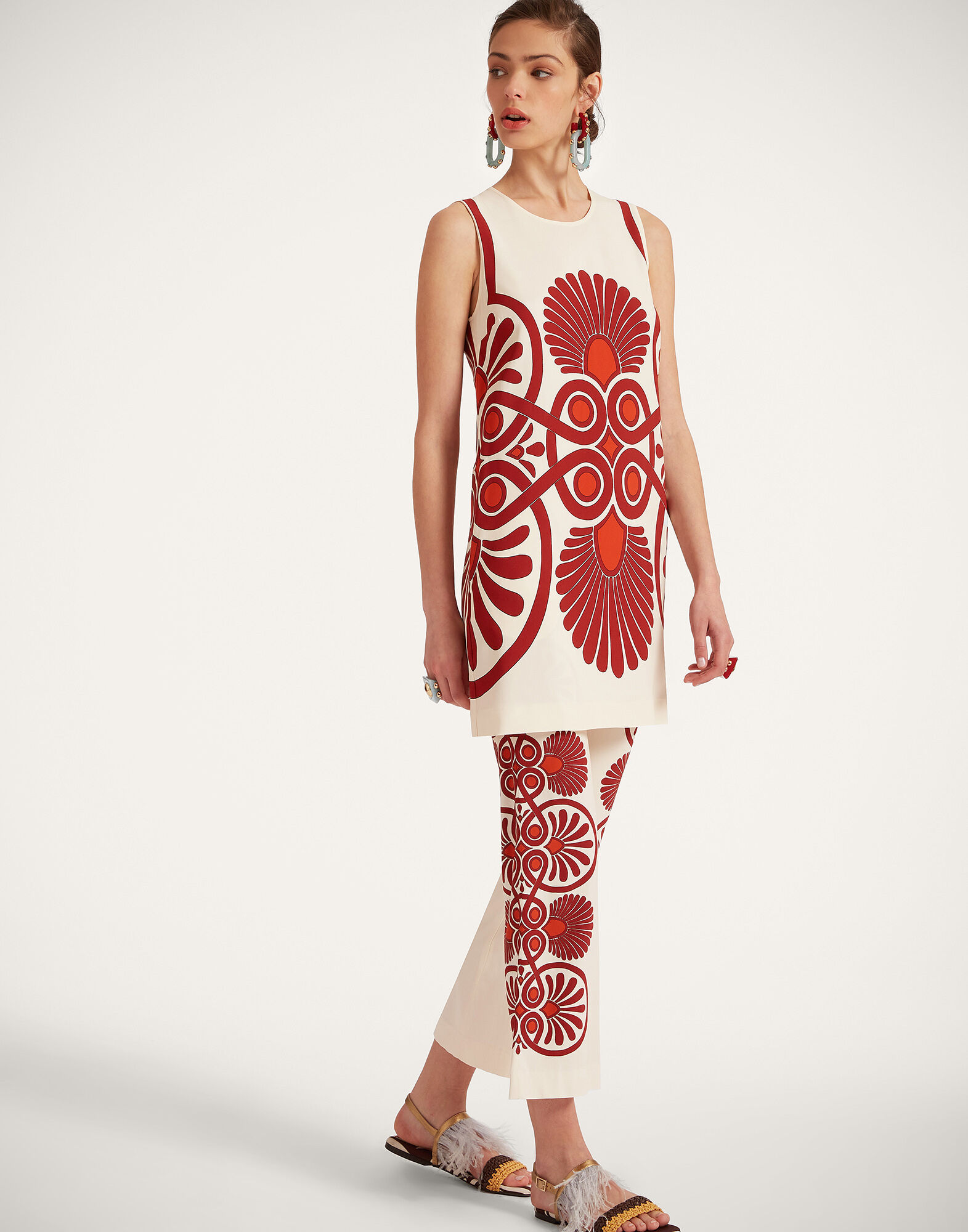 La DoubleJ Stretch Tunic Medallion Plac&eacute;e Cream DRE0758VIS011MED01WH03