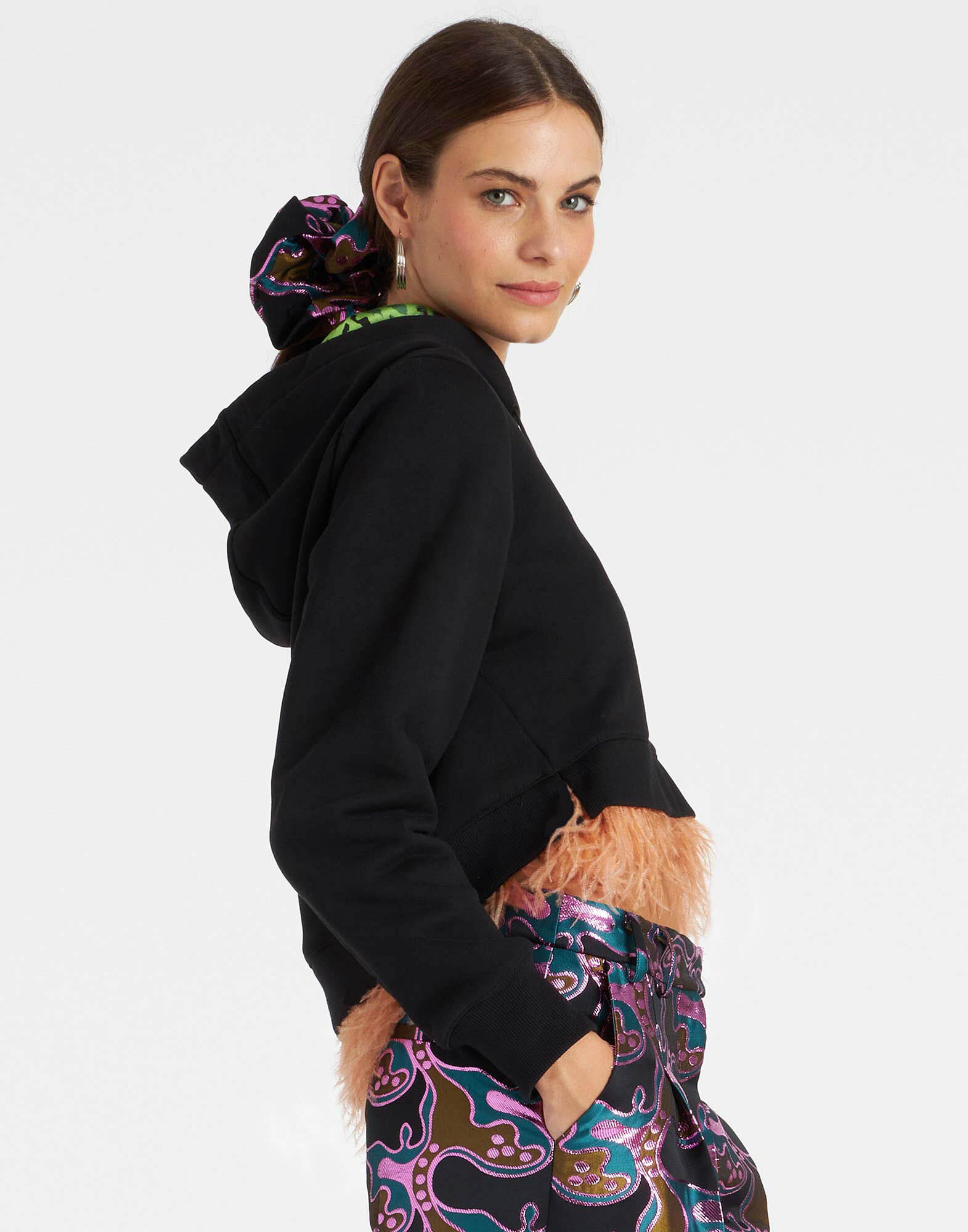 La DoubleJ La Scala Hoodie Black SWE0018JER038SOLIDBL01