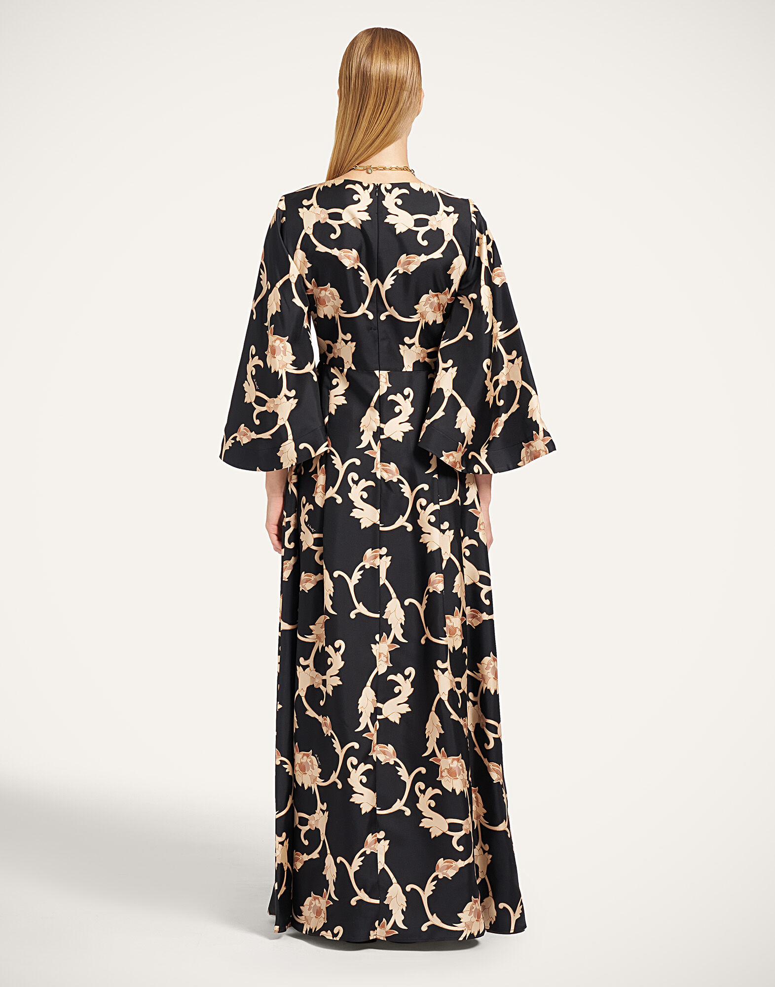 La DoubleJ Belle Kaftan Buttercup Black DRE0985SIL001BTC01BL01
