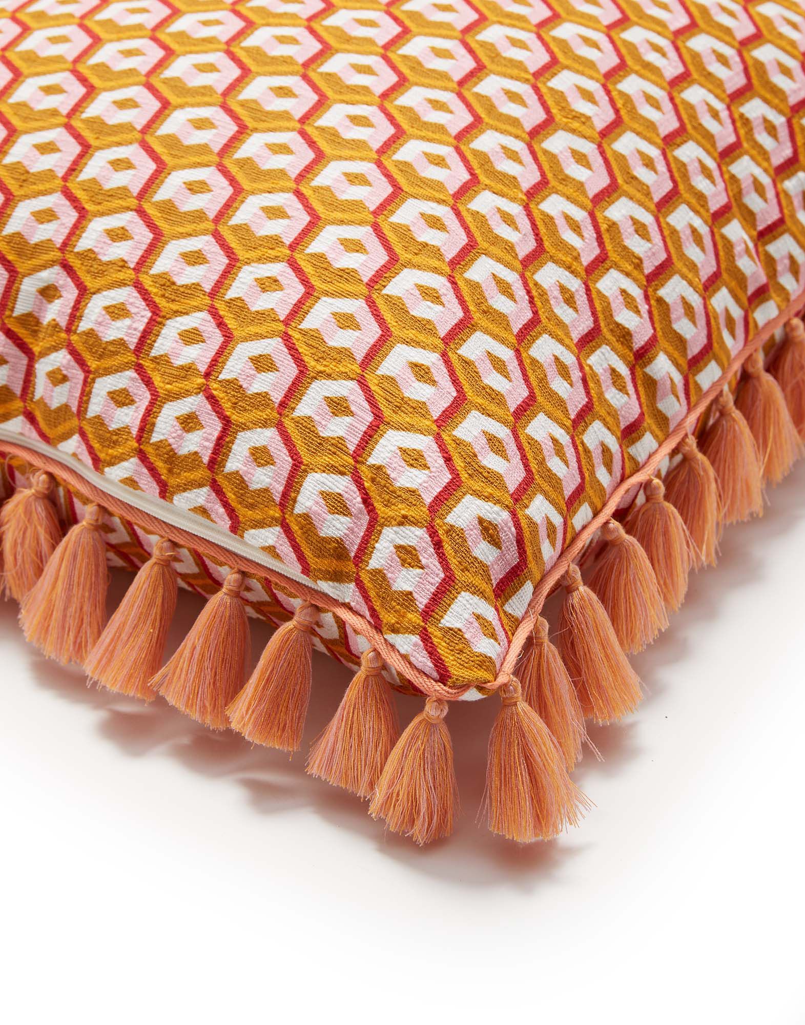 La DoubleJ Cushion With Fringes (50X50) Cubi Oro CUS0009COT005CUB0006