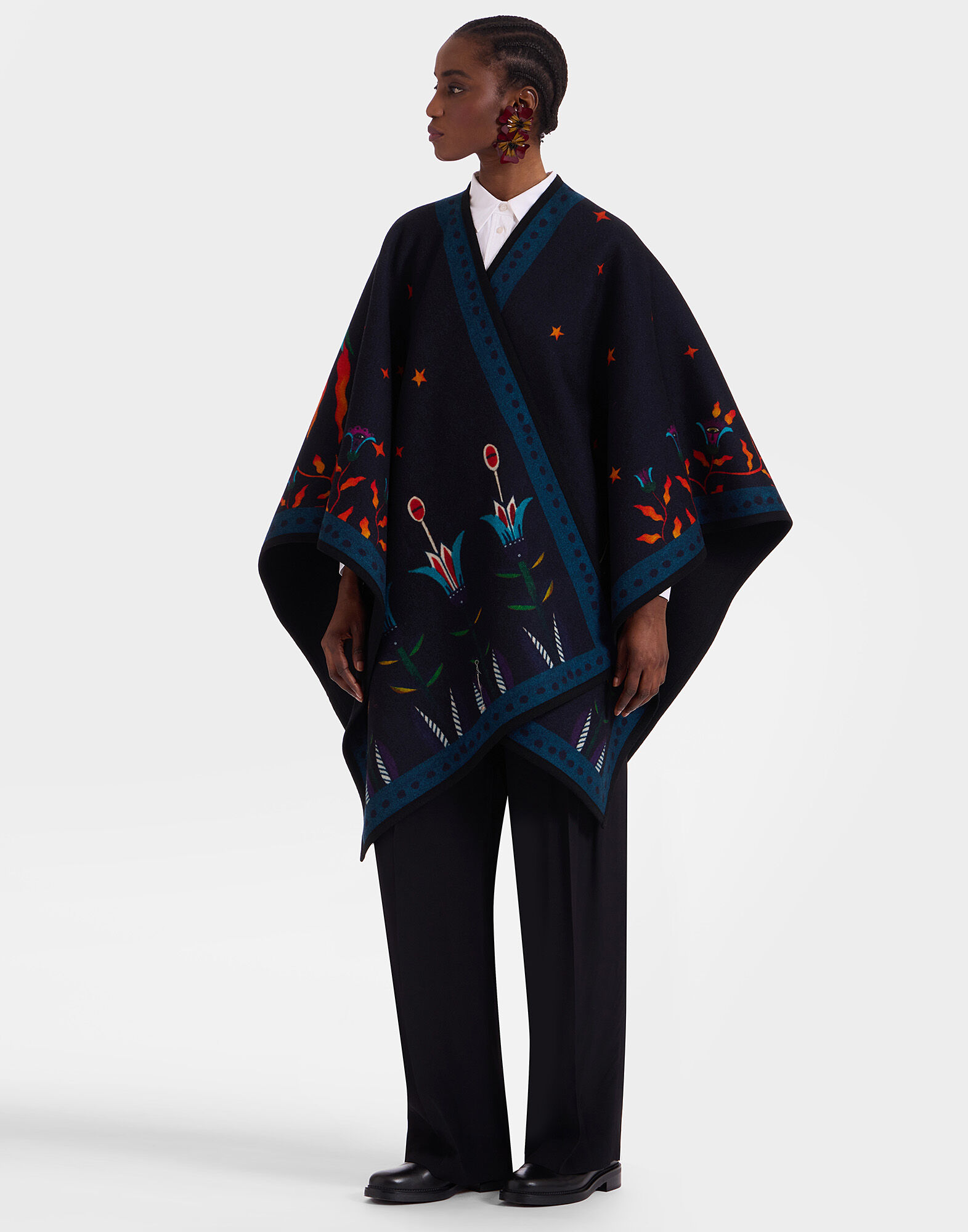 La DoubleJ Reversible Poncho Isis Nero Plac&eacute;e JAC0019PLA003ISI0002