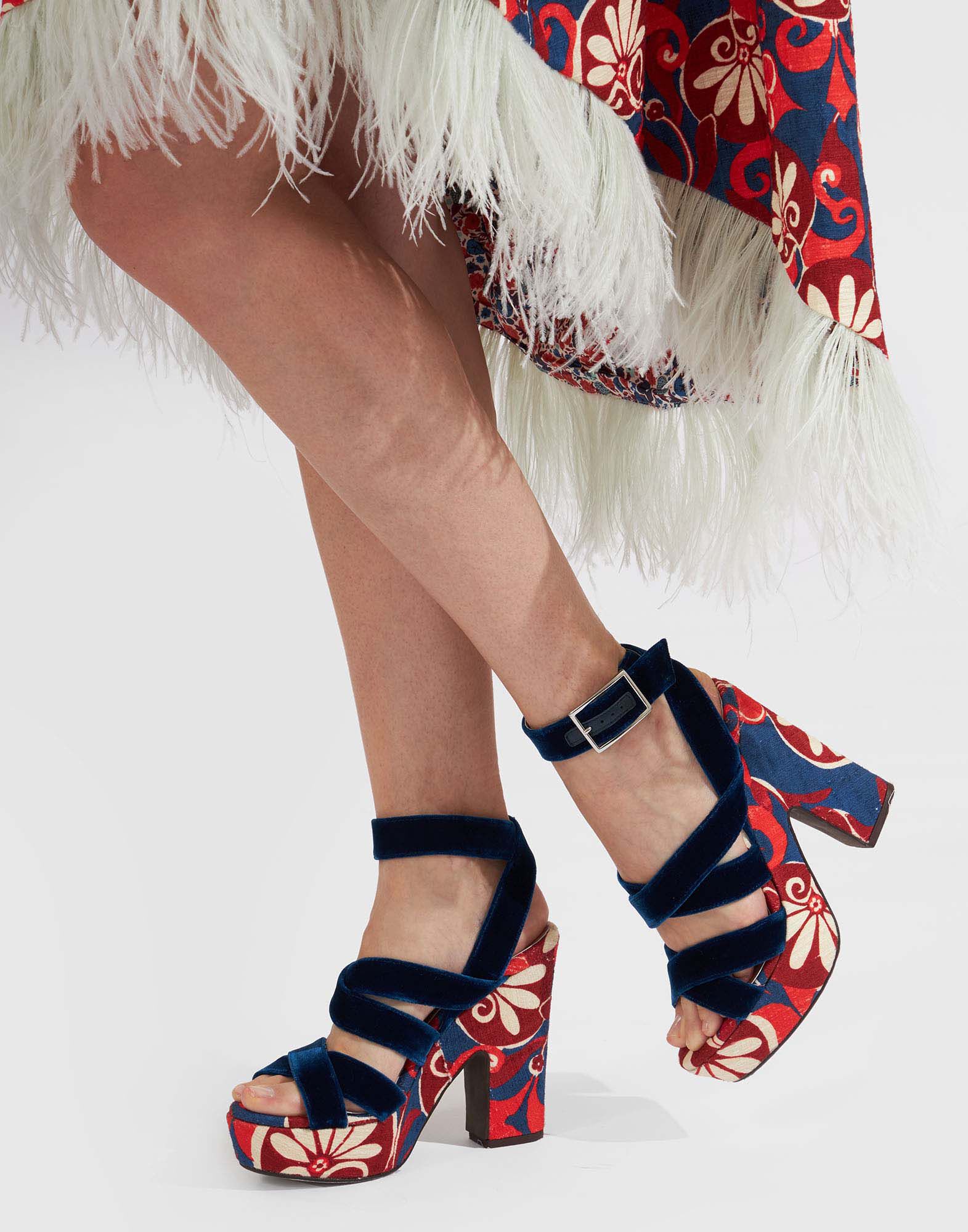 La DoubleJ Medal Wedge Moonflower Navy SHO0079COT005MOO01BU06