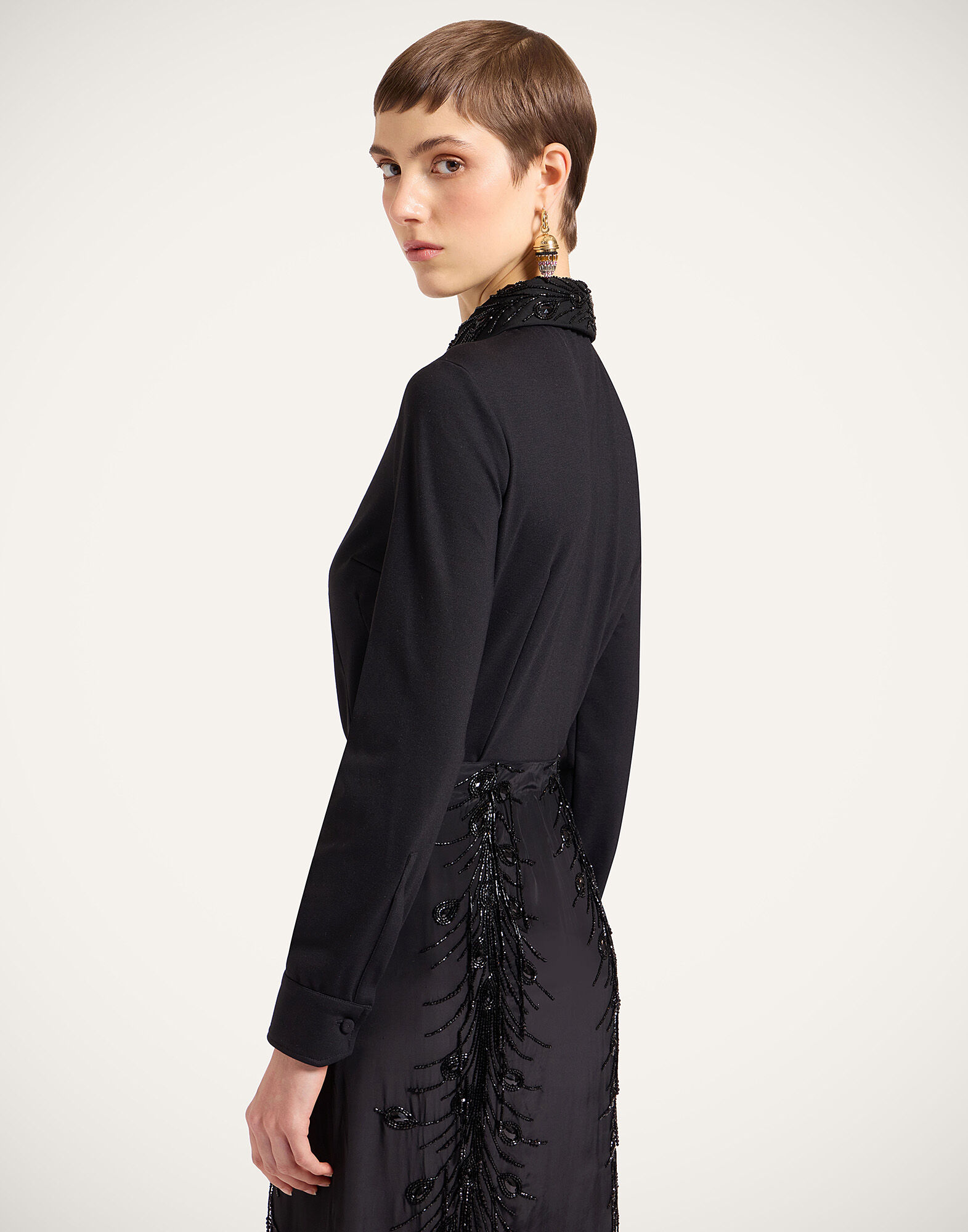 La DoubleJ Fitted Shirt Solid Black SHI0156JER071SOLIDBL01