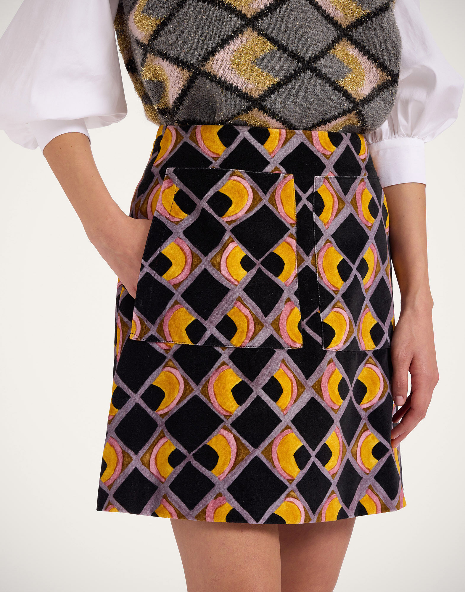 La DoubleJ Short Skirt Half-Light Black SKI0027VEL001HAL02BL01