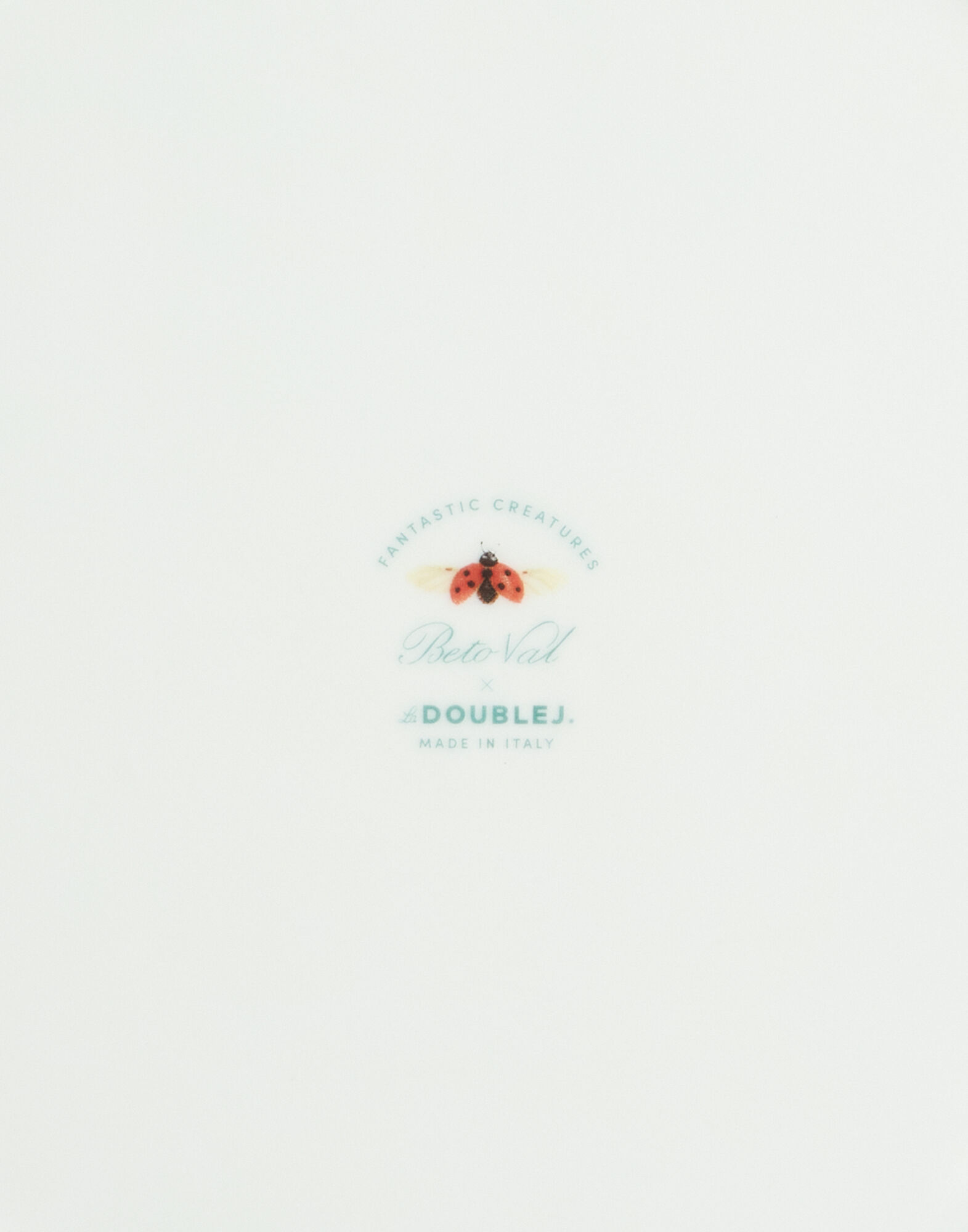 La DoubleJ Decorative Plate Parrotstem Light Blue DPL0001CER001PAS02BU01