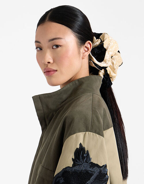 La DoubleJ Giga Scrunchie Lunaria Light Pink SCR0003VEL016RIA01PI02