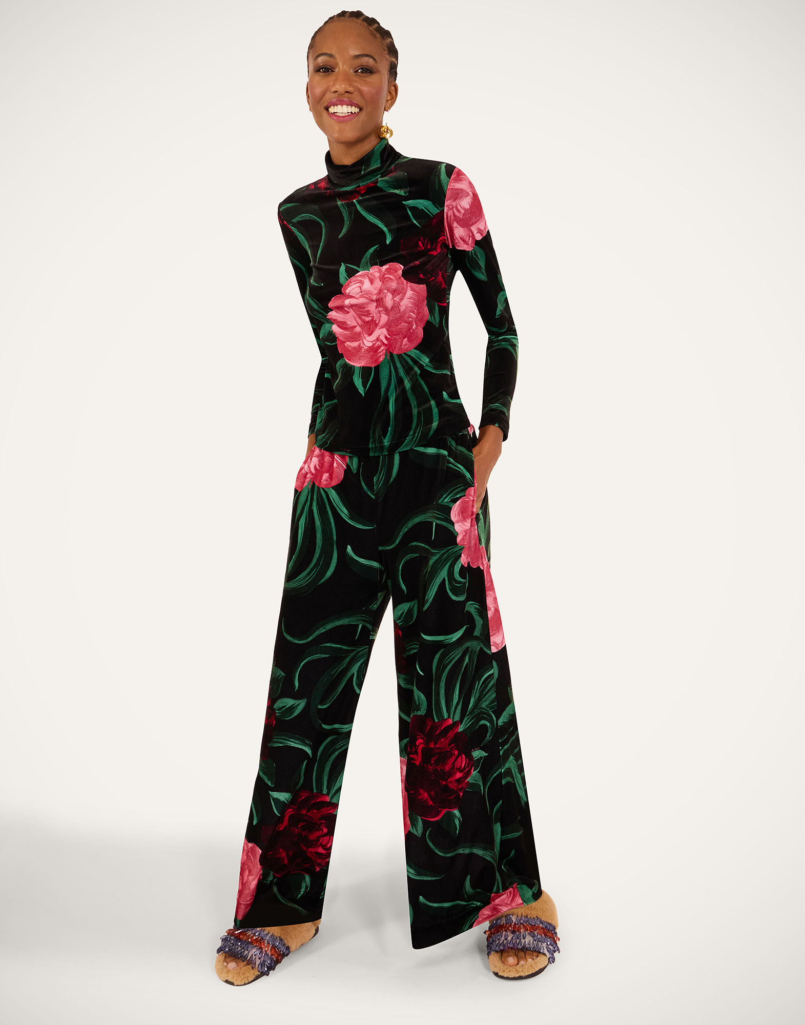 La DoubleJ Turtleneck Peony Black TOP0146VEL006PEO05BL01