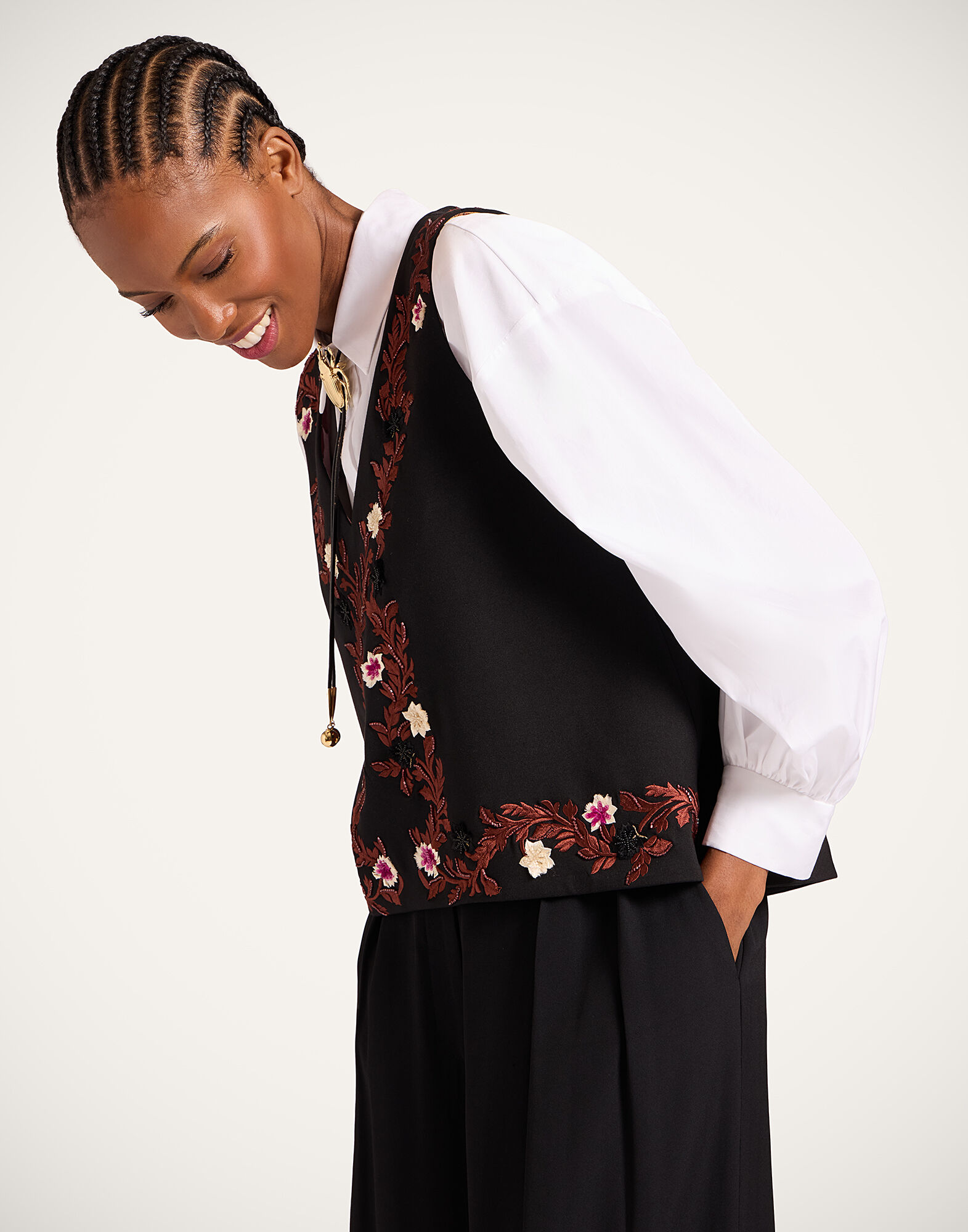 La DoubleJ V-Neck Scala Top Solid Black TOP0181JER071SOLIDBL01