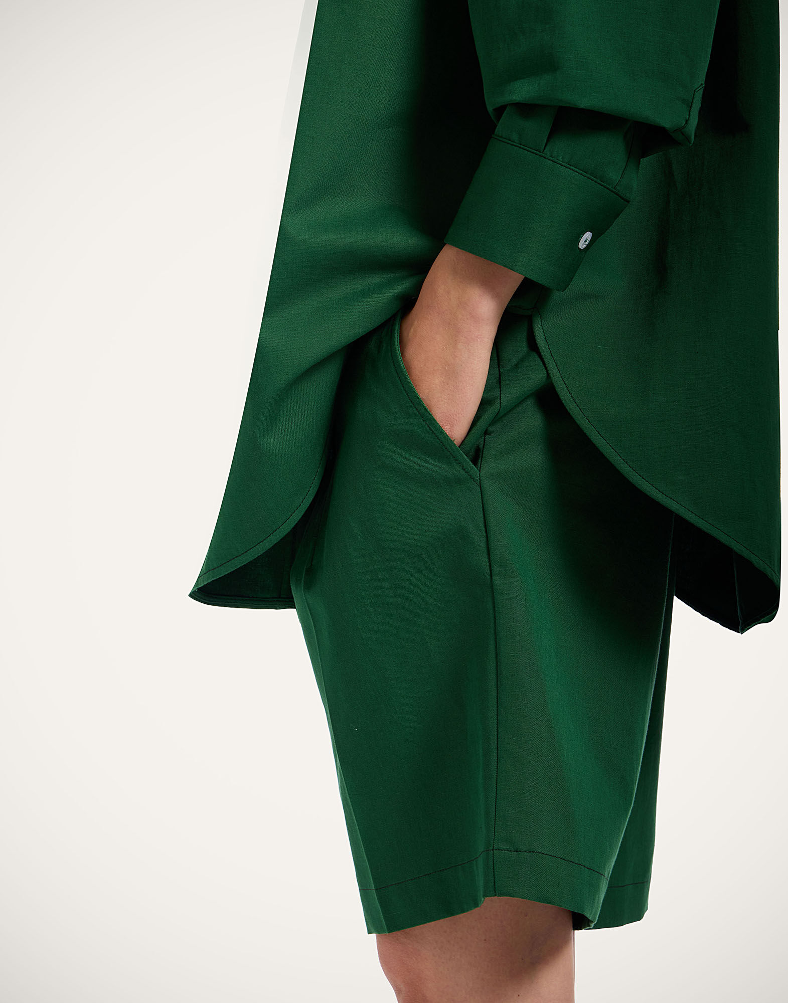 La DoubleJ Boyfriend Shorts Solid Dark Green TRO0052COT075SOLIDGR03