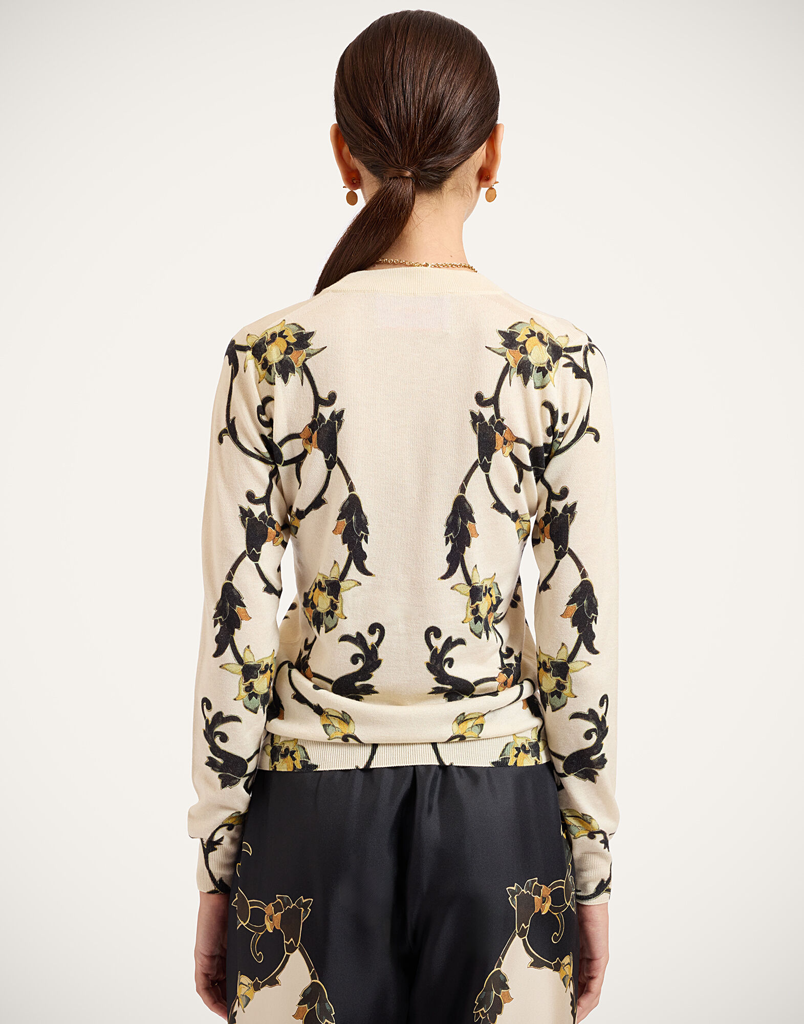 La DoubleJ Silky Crew Neck Buttercup Plac&eacute;e White PUL0305KNI172VA511WH01