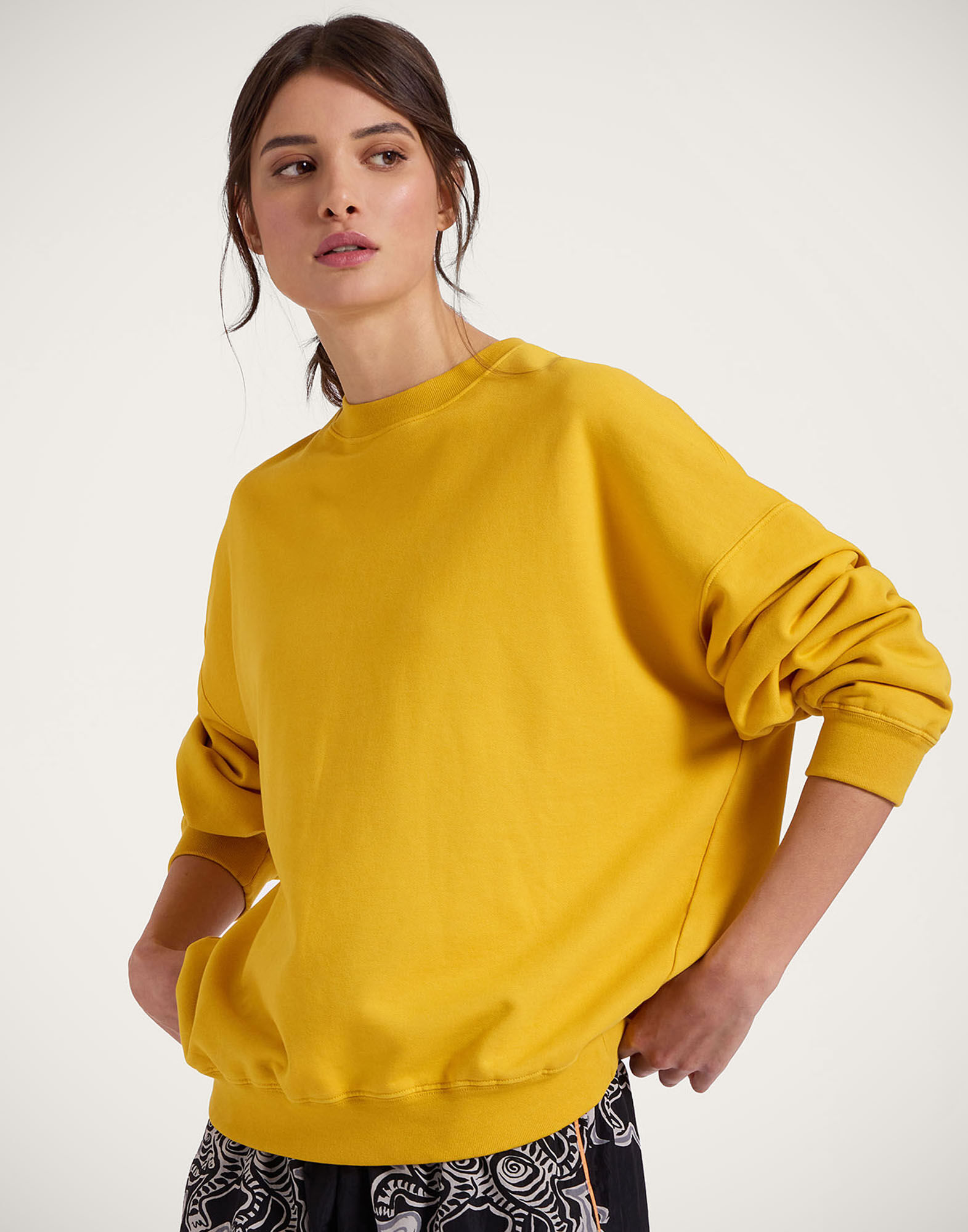 La DoubleJ Off Court Sweatshirt Solid Dark Yellow SWE0035JER054SOLIDYE03