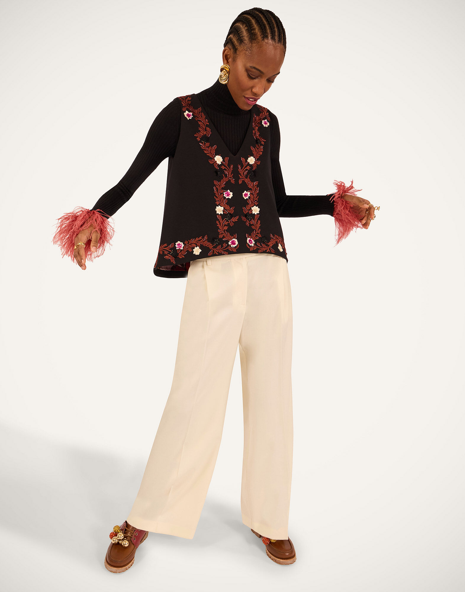 La DoubleJ Loose Pants Solid Ecru TRO0135WOL035SOLIDBR05