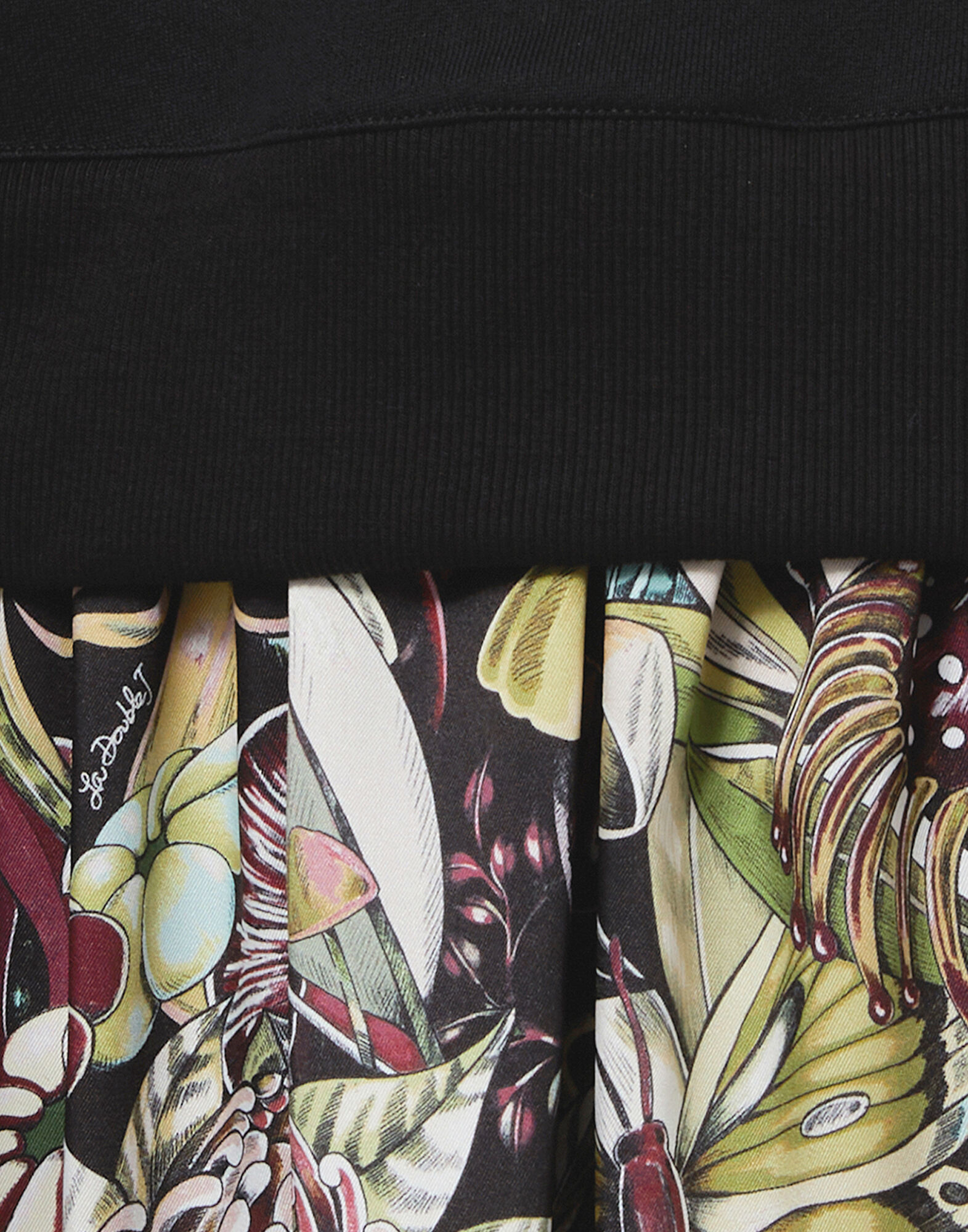 La DoubleJ Sporty Dress Fun-Gi Black DRE0453FOD001FNG01BL01