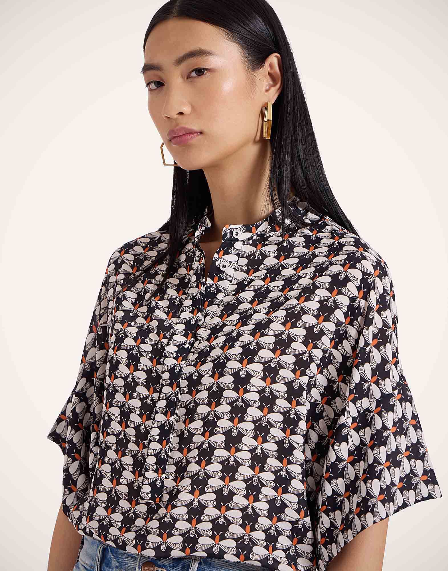 La DoubleJ Estelle Blouse Petaltail Black SHI0127VIS019PET01BL01