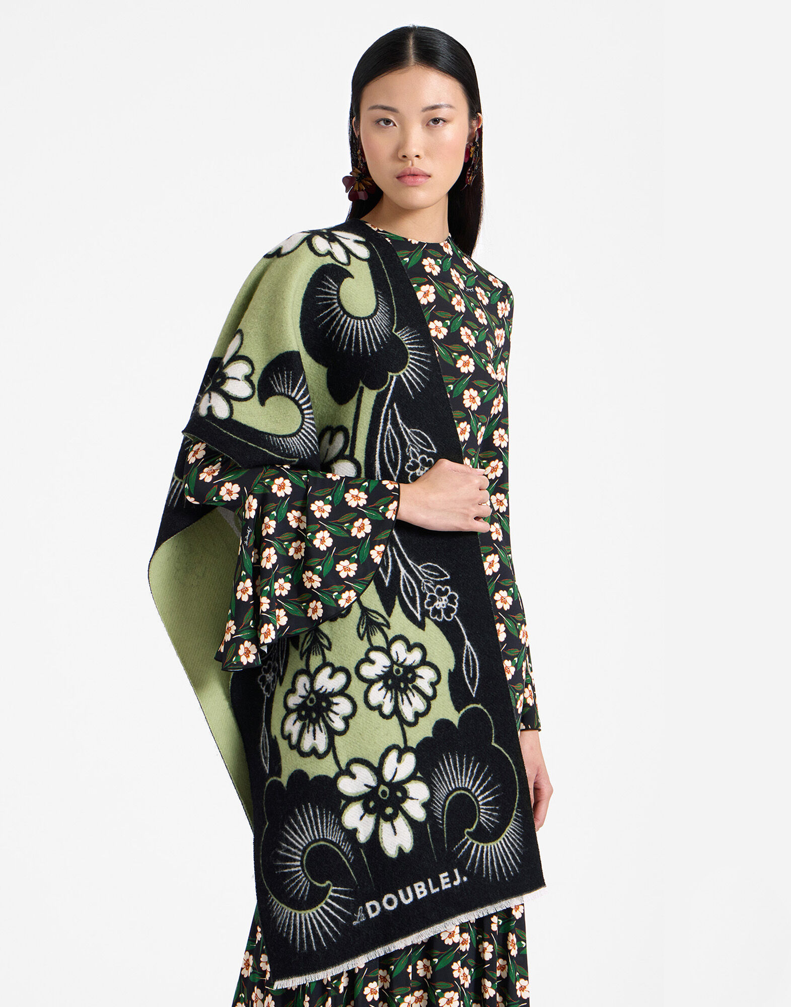 La DoubleJ Herald Scarf 50 Mayfair Black SCA0058WOL025VA324BL01