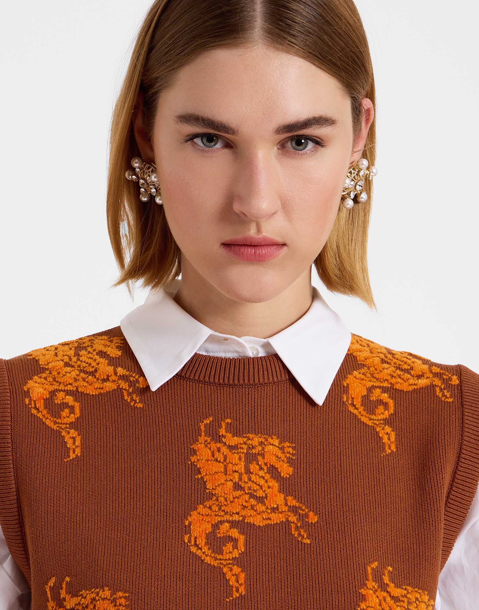 La DoubleJ Gryphos Gilet Brown PUL0212KNI121VA274BR02