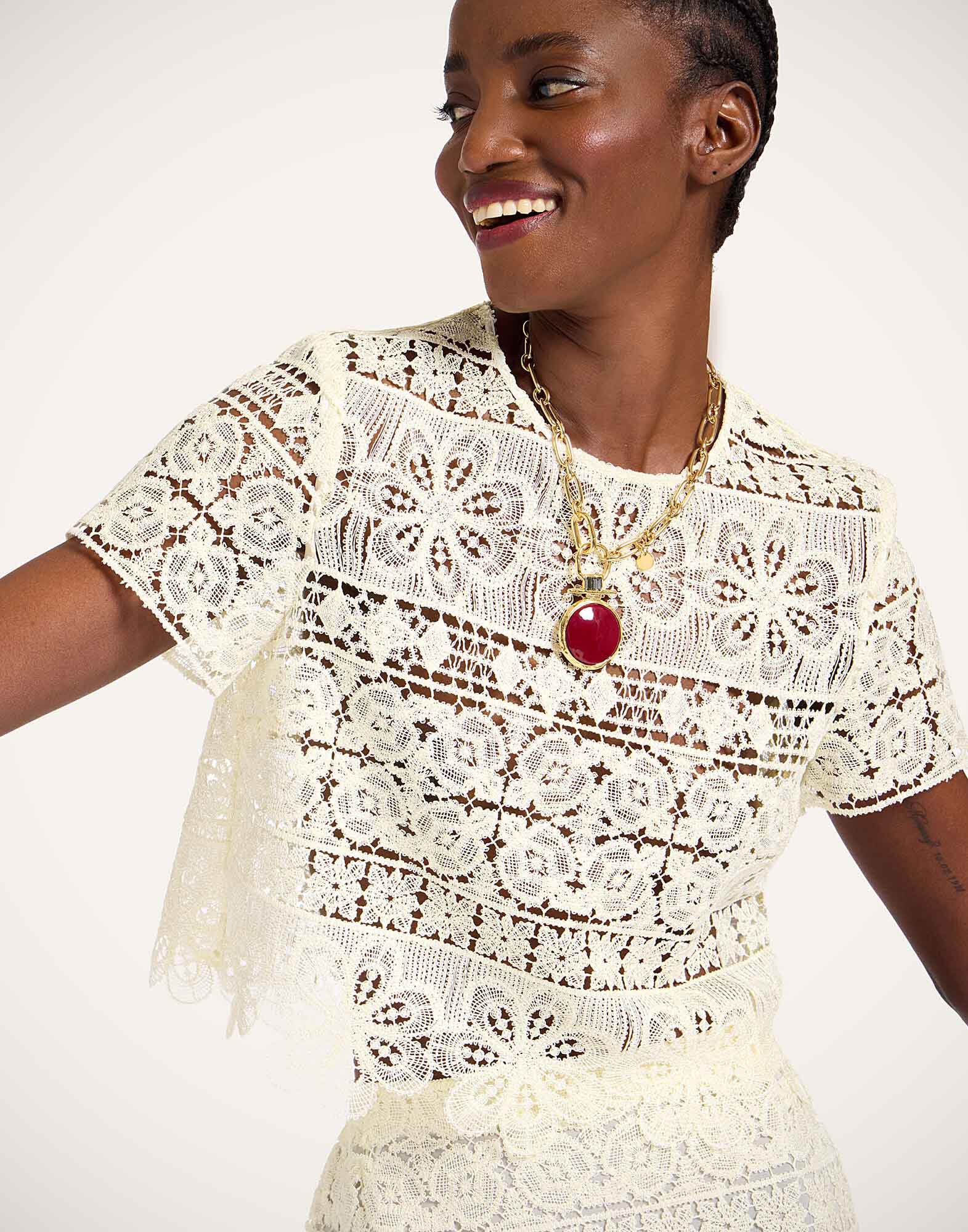 La DoubleJ Aria Tee Caper Light Yellow TOP0125EMB104CEP03YE01