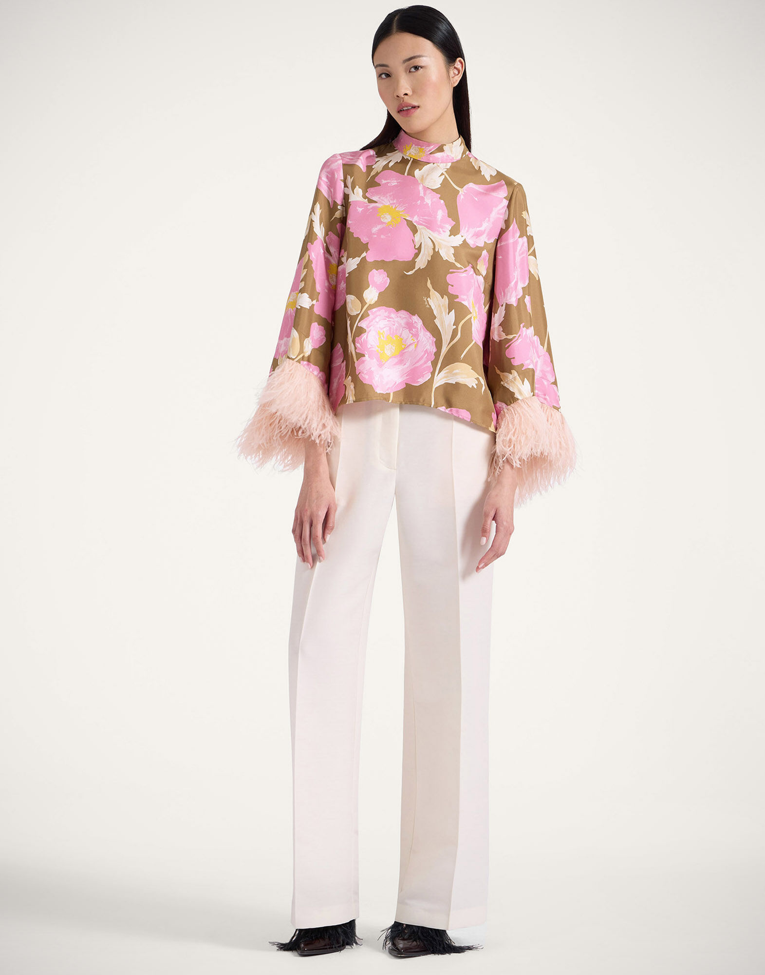 La DoubleJ Make An Exit Top Sylph Khaki TOP0104SIL001SYL01GR07