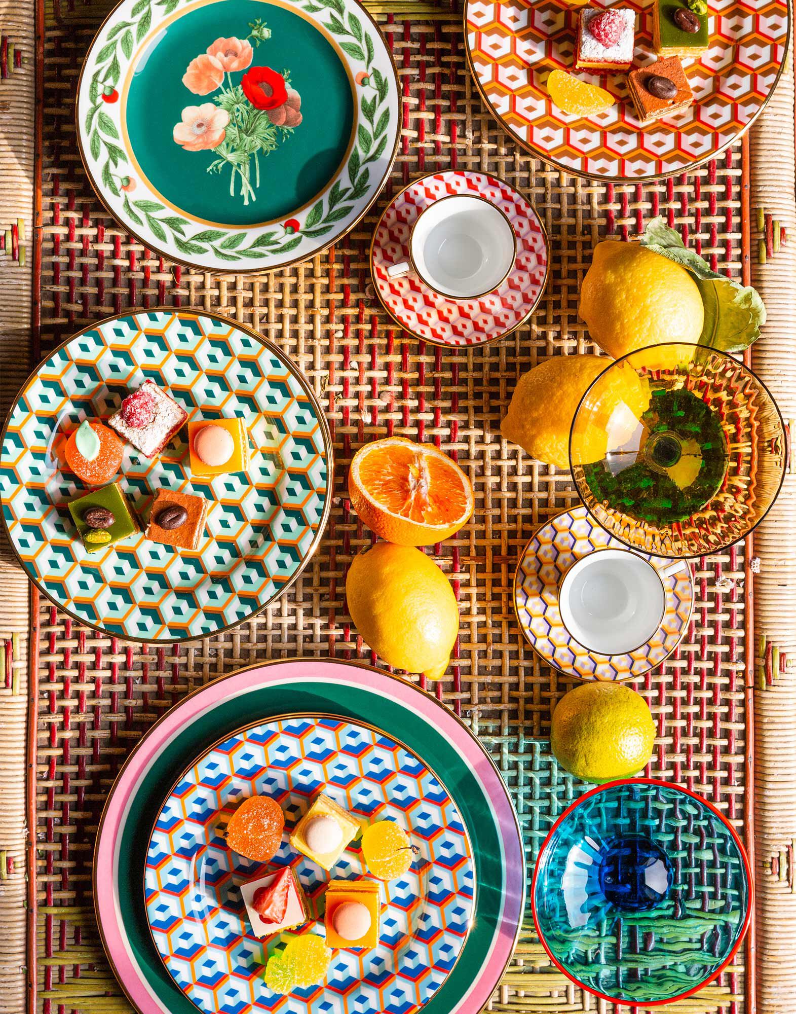 La DoubleJ Espresso Cup & Saucer Set of 2 Cubi Giallo DIS0007CER001CUB0009