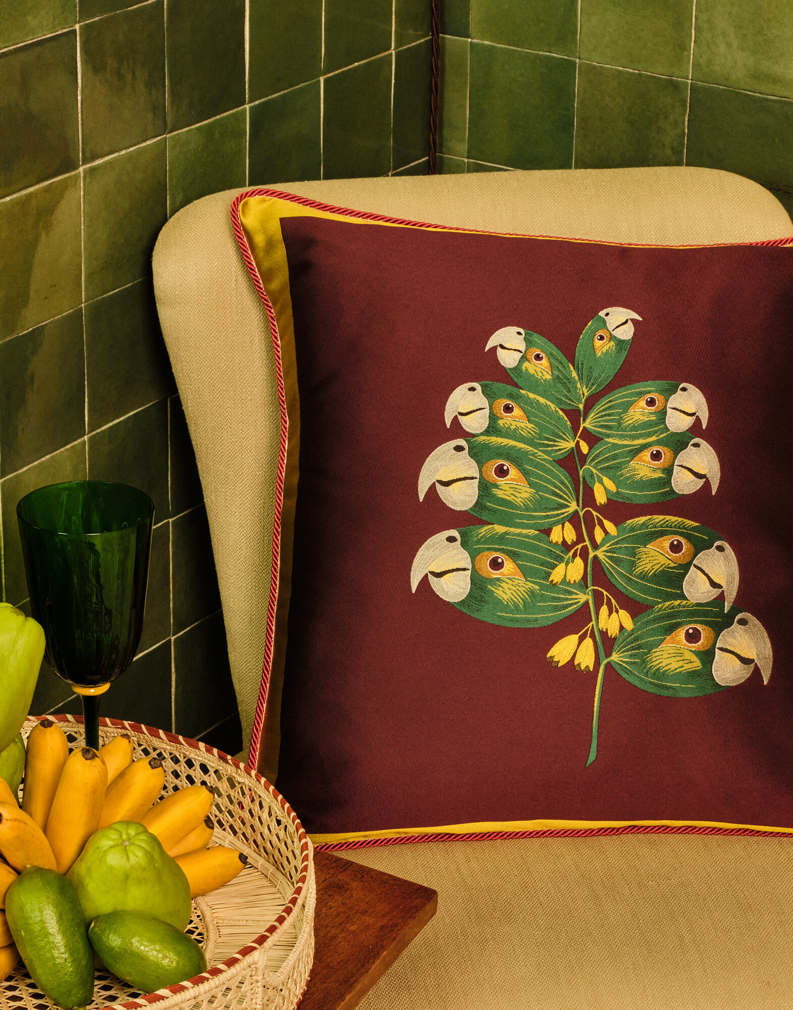 La DoubleJ Cushion Parrotstem Aubergine CUS0031JCQ123PAS03PU07