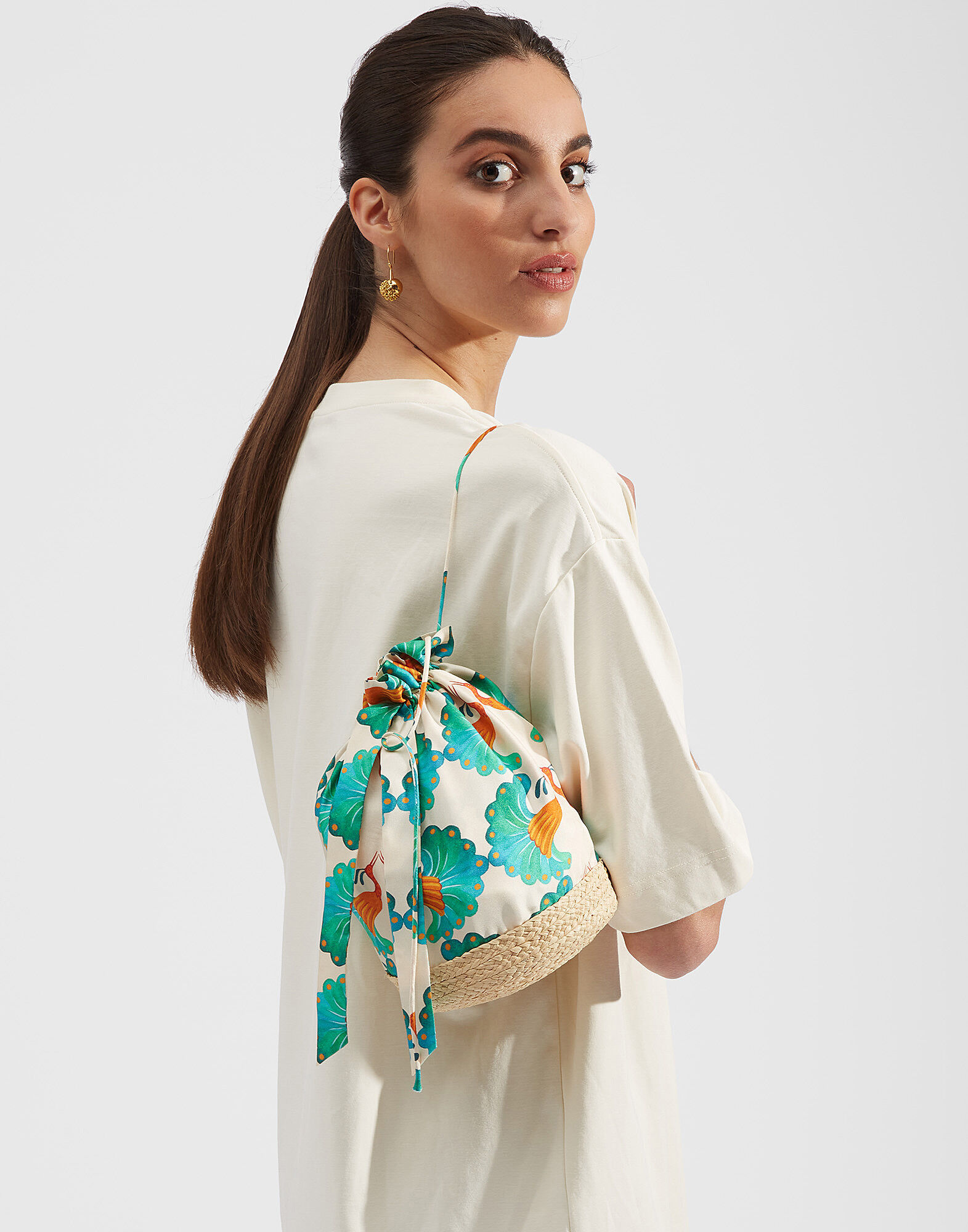 La DoubleJ Celebration Raffia Pouch Kissers BAG0034SIL006KIS0003