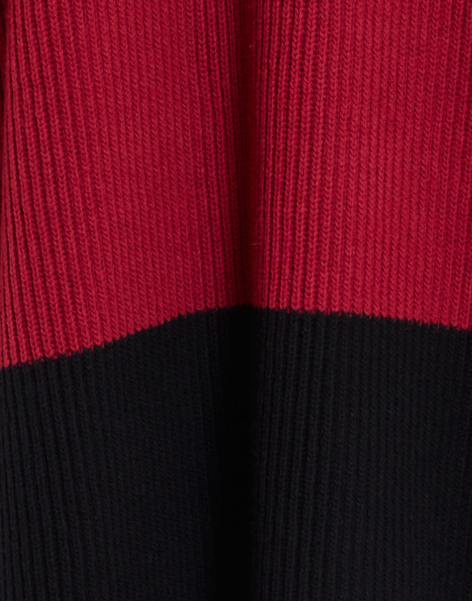 La DoubleJ Make An Entrance Cape Bicolor Bicolor Burgundy and Black SCA0116KNI222VA521RE07