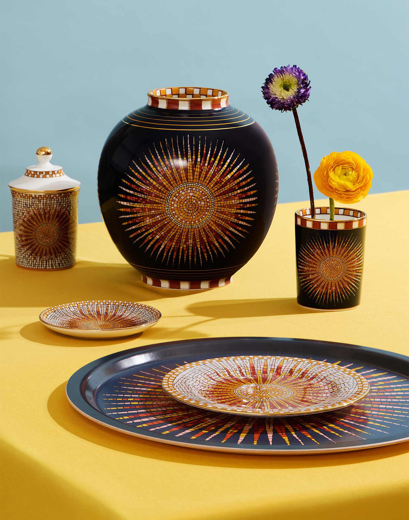 La DoubleJ Round Printed Tray Sunrays Midnight TRA0002WOD001SNR02BU04