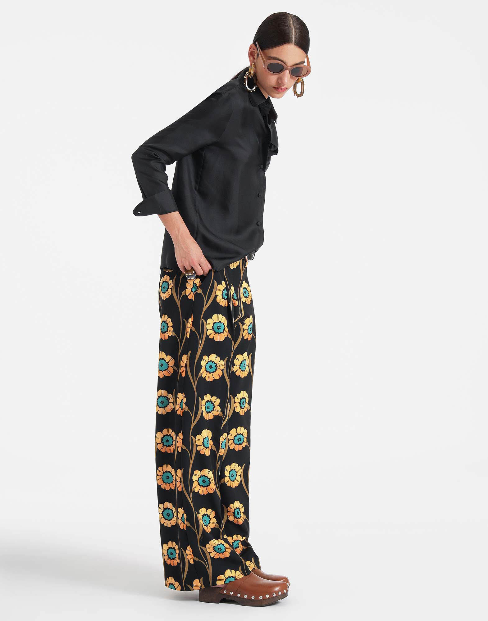 La DoubleJ Loose Pants Daisychain Black TRO0113JER034ROP01BL01