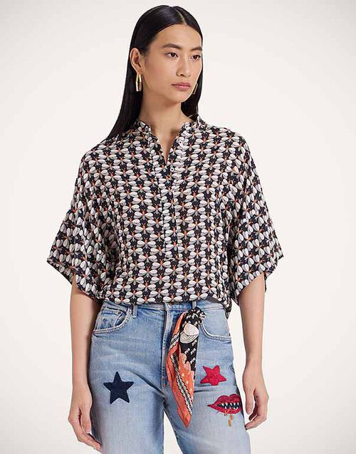 La DoubleJ Estelle Blouse Petaltail Black SHI0127VIS019PET01BL01