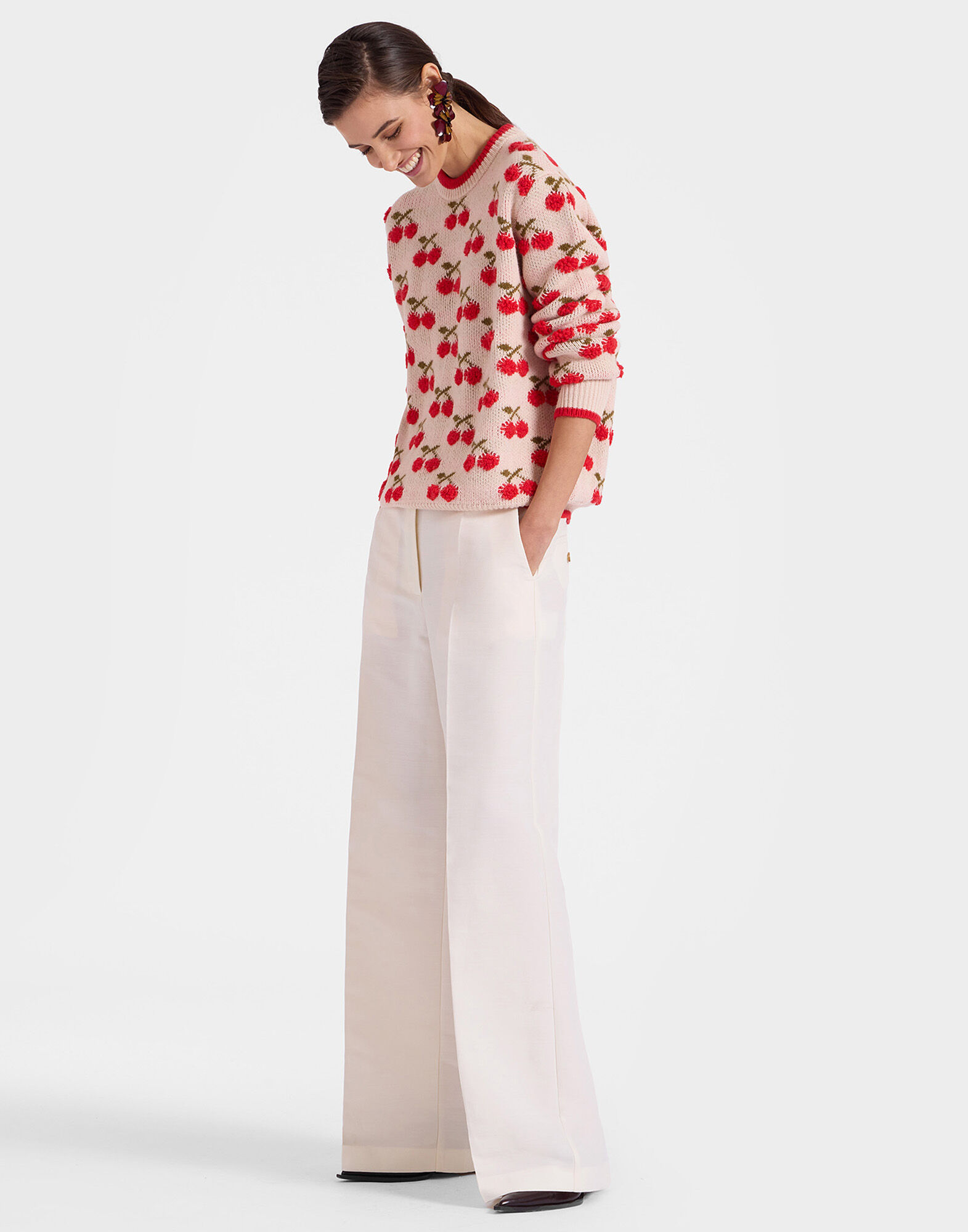 La DoubleJ Cherry Sweater Off White PUL0103KNI092VA200WH05