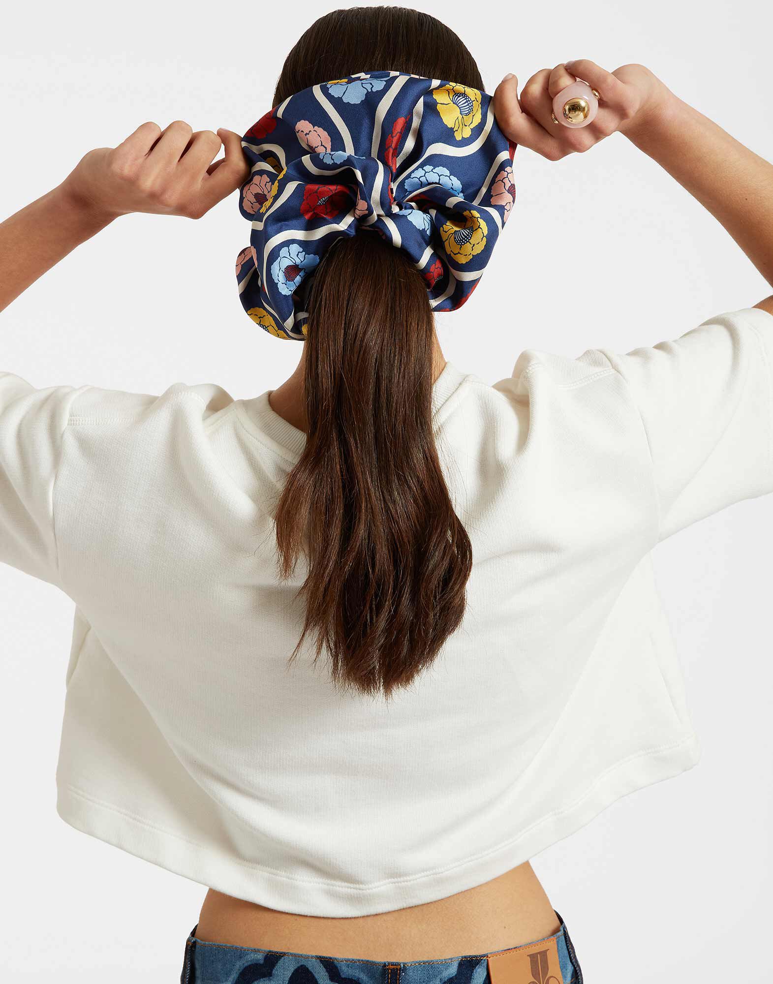 La DoubleJ Giga Scrunchie Whitsun Blue SCR0003SIL001FSK01BU03