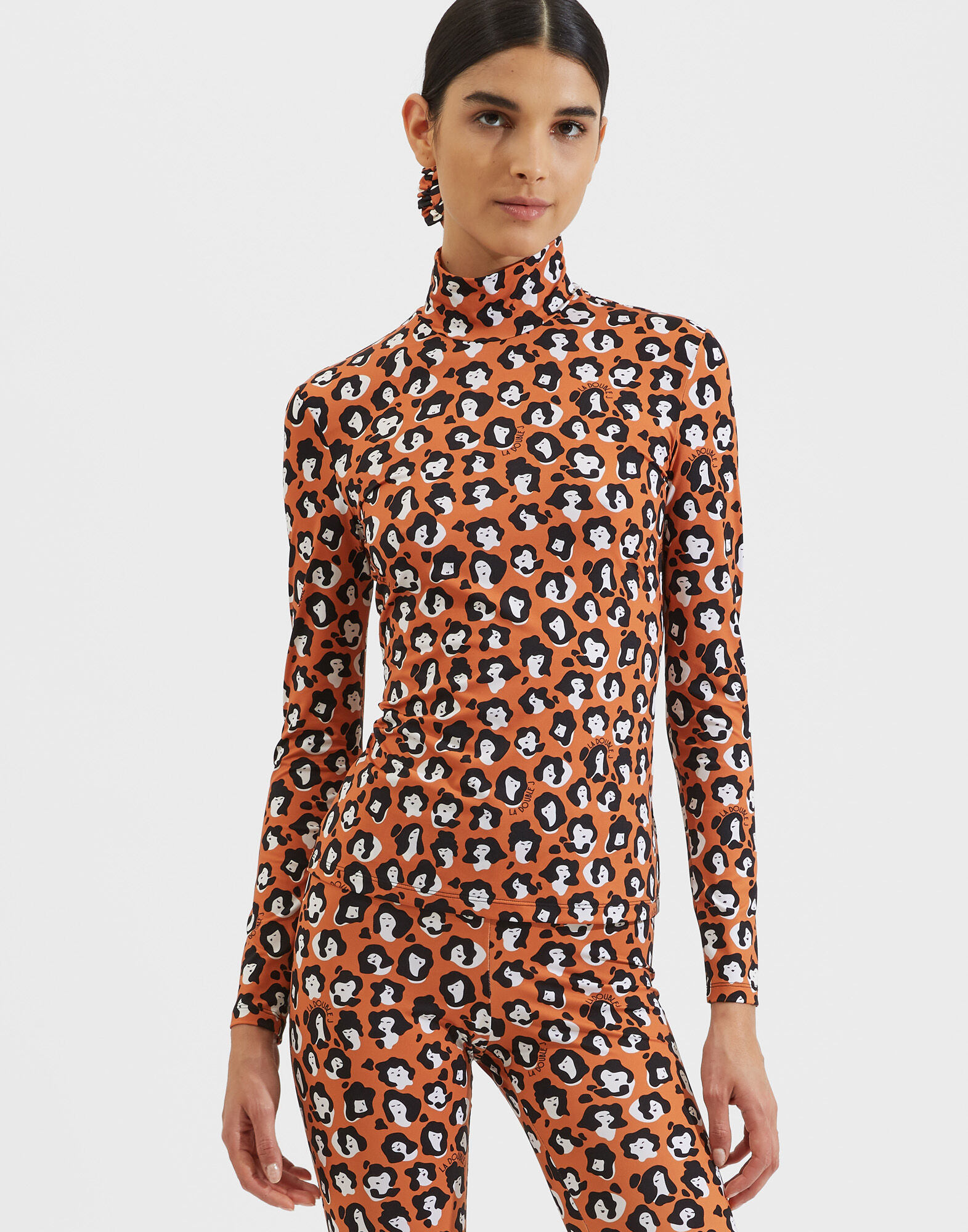 La DoubleJ Turtleneck Lady Leopard SHI0030JER005LLE0001