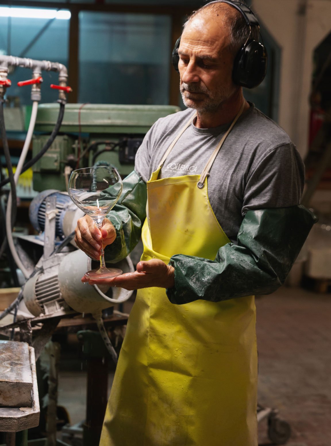 Finishing a glass rim at the workbench